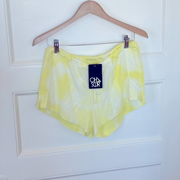 Chaser Pants - CHASER Tie Dye Fleece Shorts - Yellow & White Sz M